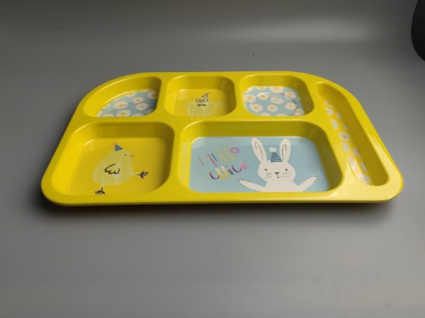 T1049东莞晶湖源头厂家定做日本日式儿童美耐皿37x25cm六格长盘 可定制产品颜色和印刷图案